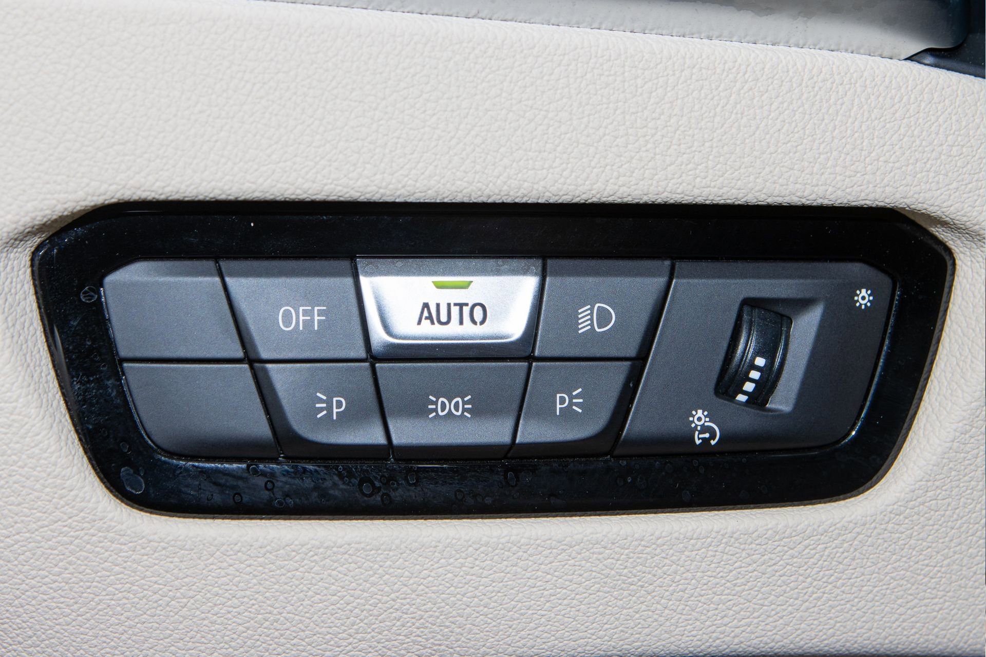 Used 2020 BMW 330i Sedan w/ Convenience Package image 26