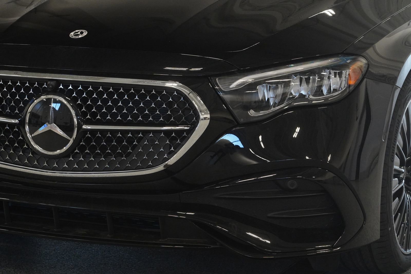 New 2026 Mercedes-Benz E 350 4MATIC Sedan image 9