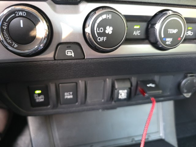 Used 2020 Toyota Tacoma SR5 w/ Technology Package AWD/4WD image 16