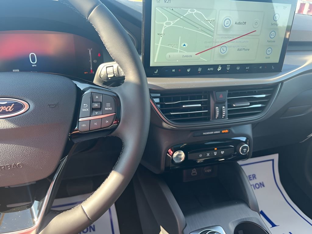 New 2025 Ford Escape SE w/ Class II Trailer Tow Package image 30