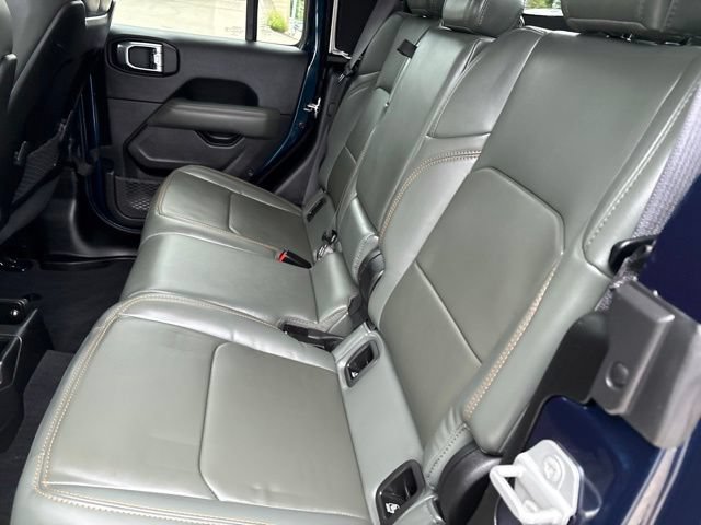 Used 2025 Jeep Gladiator Mojave AWD/4WD image 10