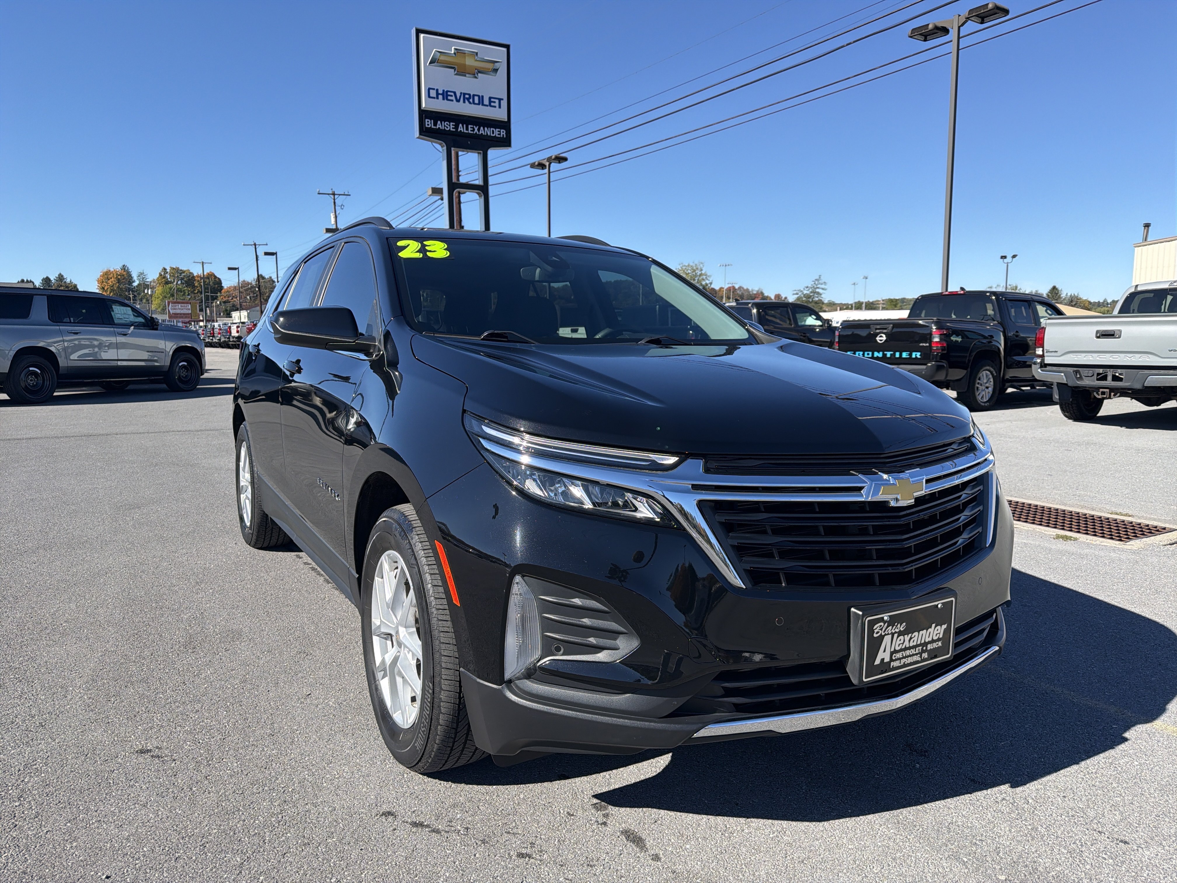 Used 2023 Chevrolet Equinox LT AWD/4WD image 1