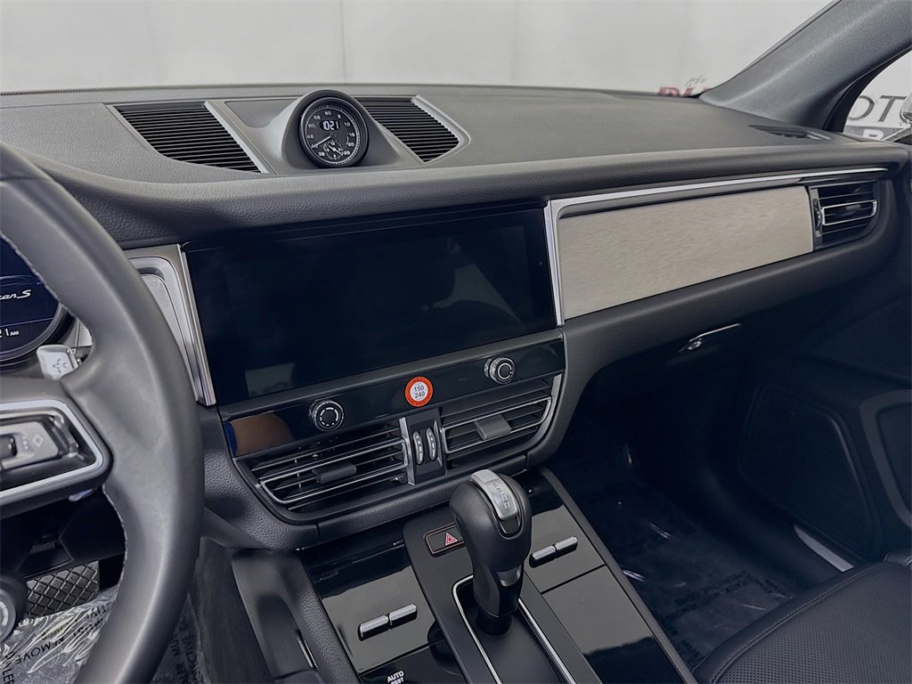 Used 2023 Porsche Macan S image 25