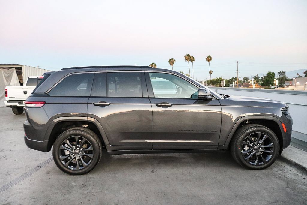 New 2026 Jeep Grand Cherokee Limited AWD/4WD image 13