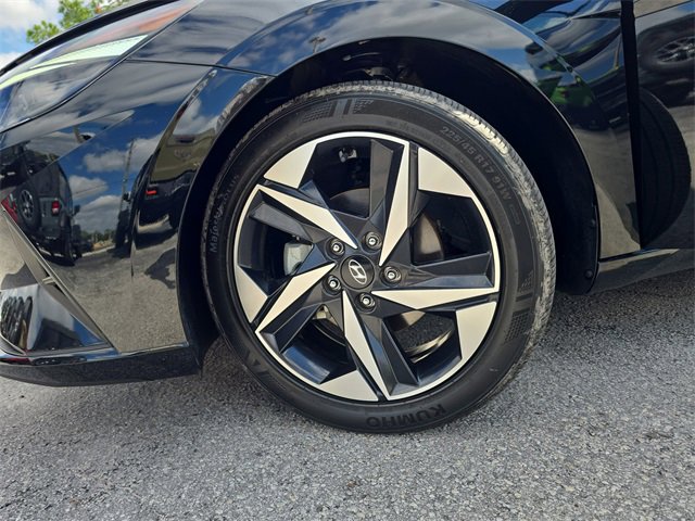 Used 2023 Hyundai Elantra SEL w/ Convenience Package image 28