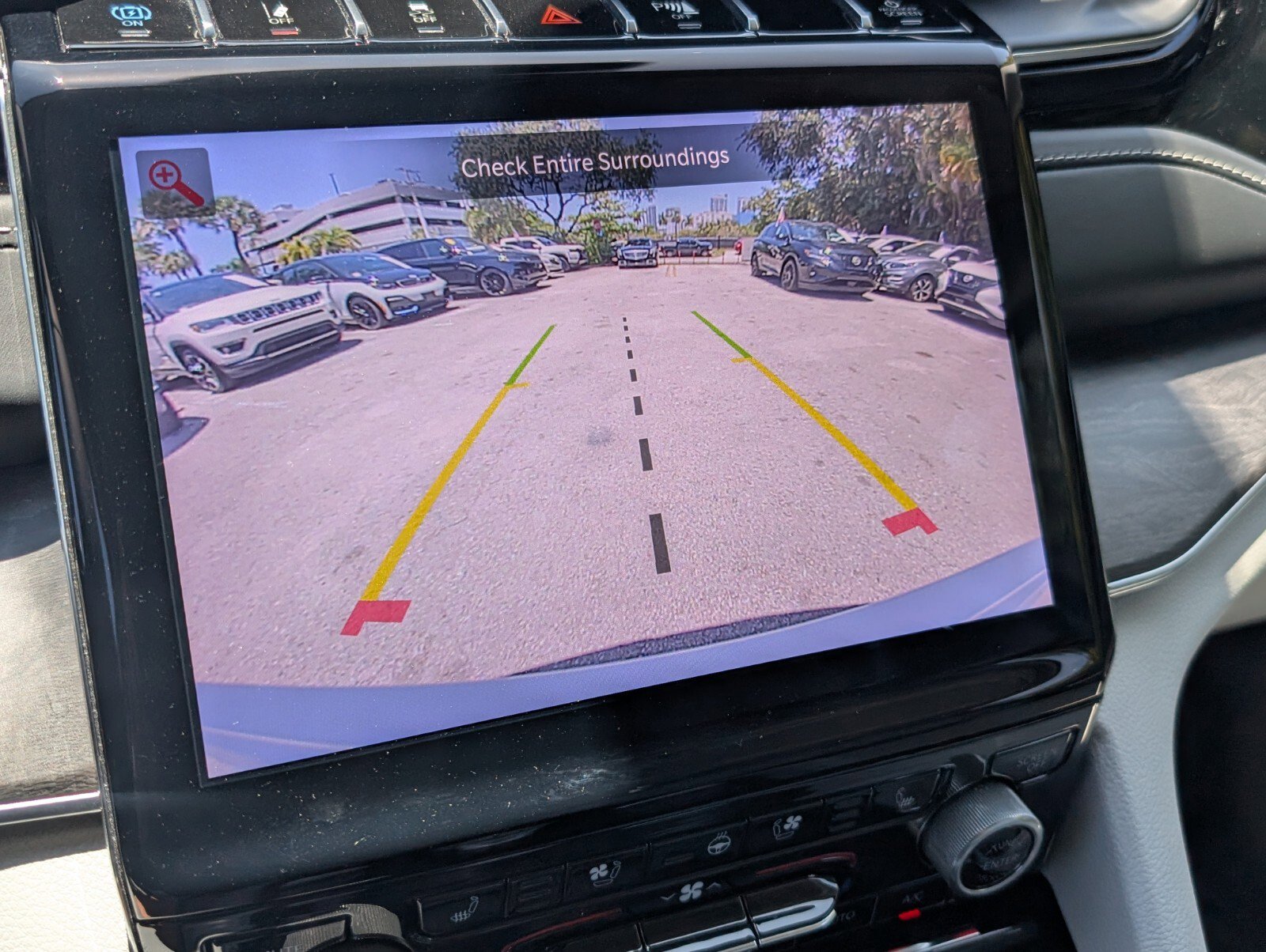Used 2022 Jeep Grand Cherokee Overland AWD/4WD image 27