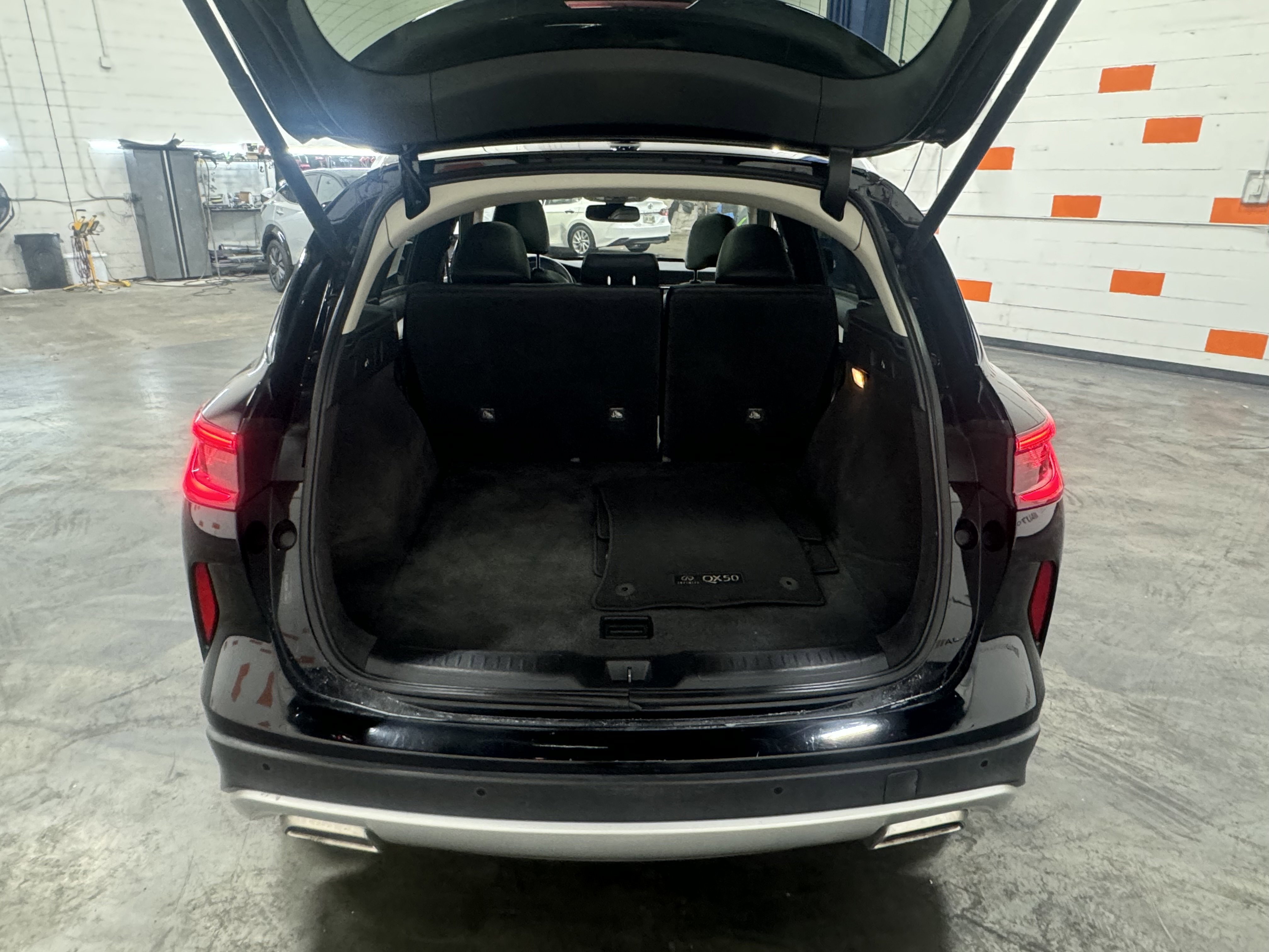 Used 2021 INFINITI QX50 Luxe AWD/4WD image 12