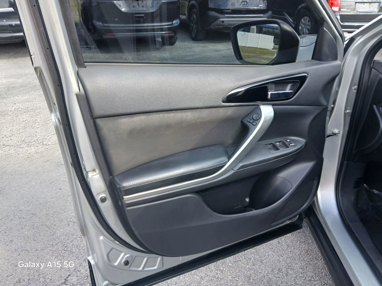 Used 2019 Mitsubishi Eclipse Cross SE image 11