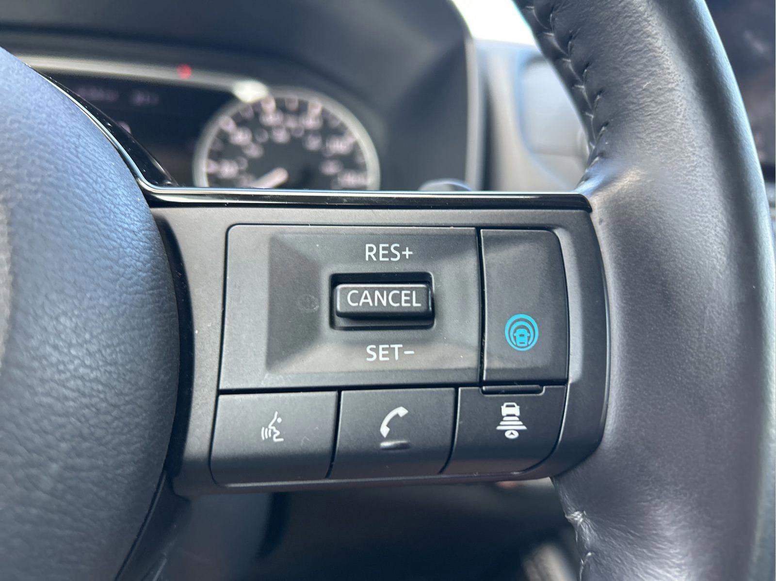 Used 2022 Nissan Rogue SL image 15