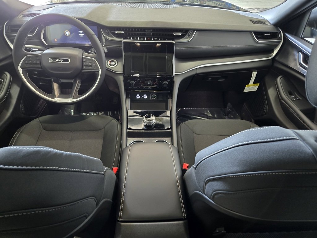 New 2025 Jeep Grand Cherokee L Laredo w/ Luxury Tech Group I image 25