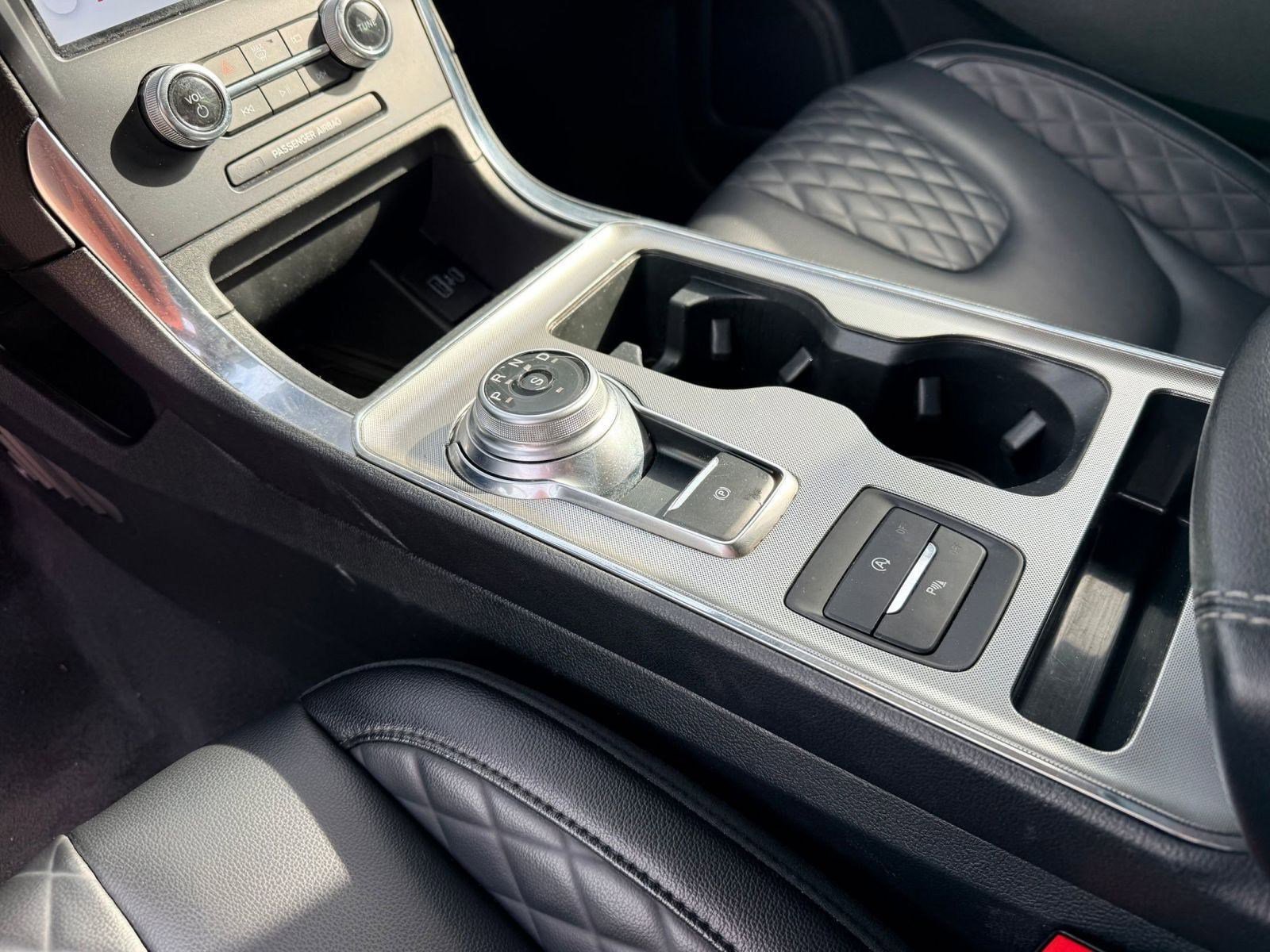 Used 2024 Ford Edge Titanium image 13