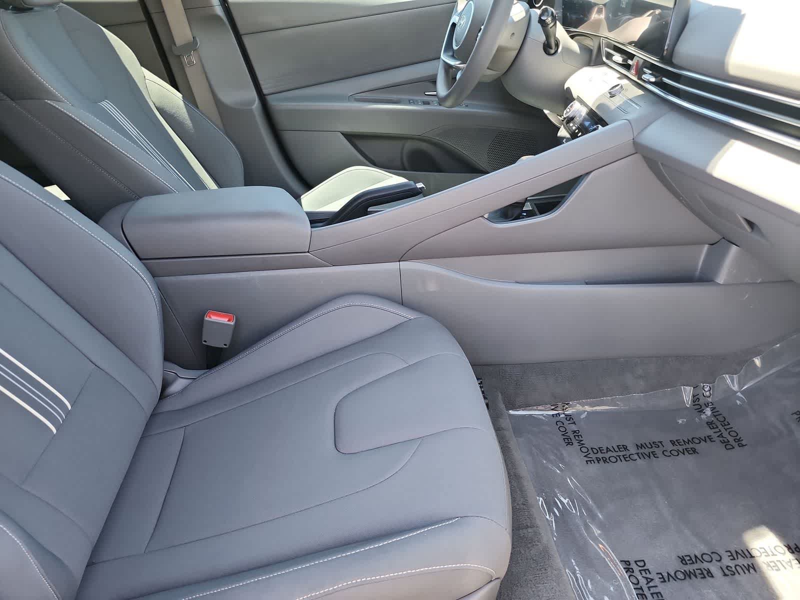 Used 2024 Hyundai Elantra SEL FWD image 18