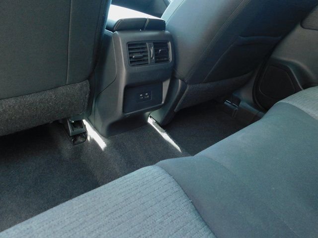 Used 2023 Nissan Rogue SV image 17