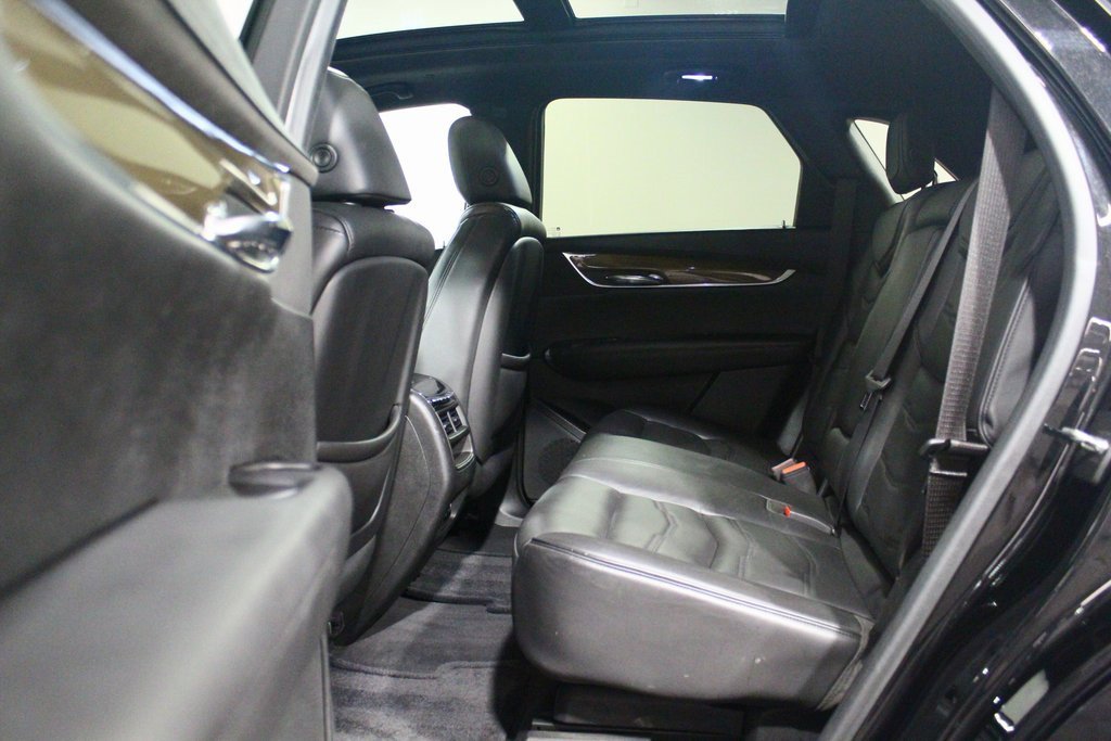 Used 2017 Cadillac XT5 Platinum image 28