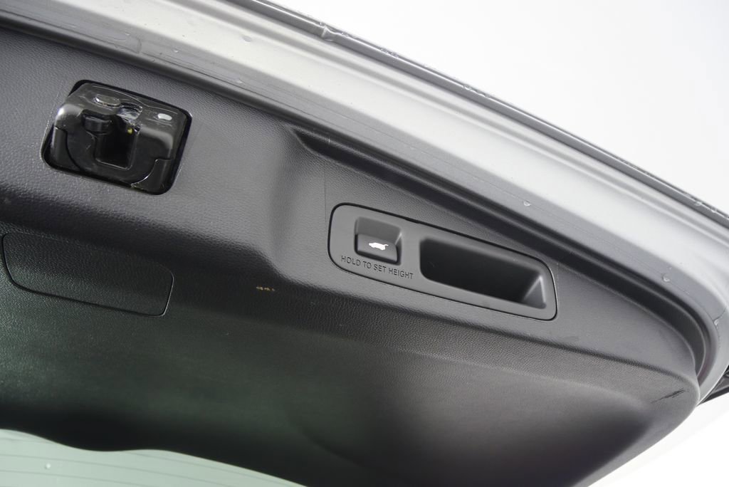 Used 2017 Honda CR-V Touring image 18