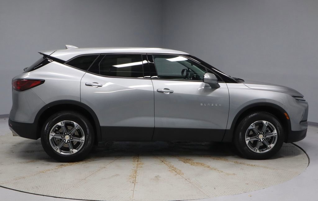 Used 2023 Chevrolet Blazer LT w/ LPO, Floor Liner Package FWD image 11