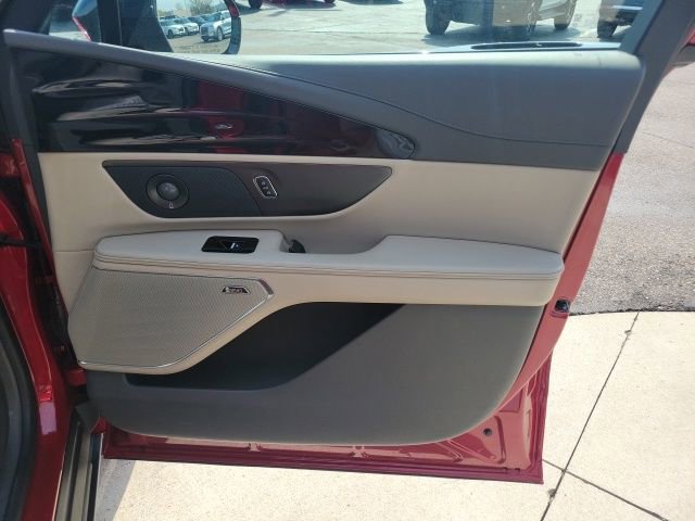 Certified 2024 Lincoln Nautilus Reserve w/ Equipment Group 202A AWD/4WD image 27