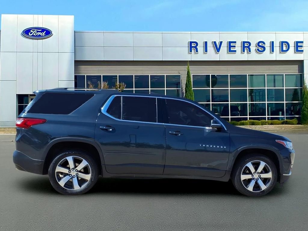 Used 2021 Chevrolet Traverse LT w/ LT Premium Package FWD image 8