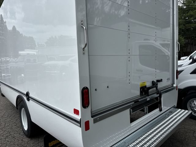 New 2027 Ford E-350 and Econoline 350 Super Duty w/ Power Equipment Group RWD image 15