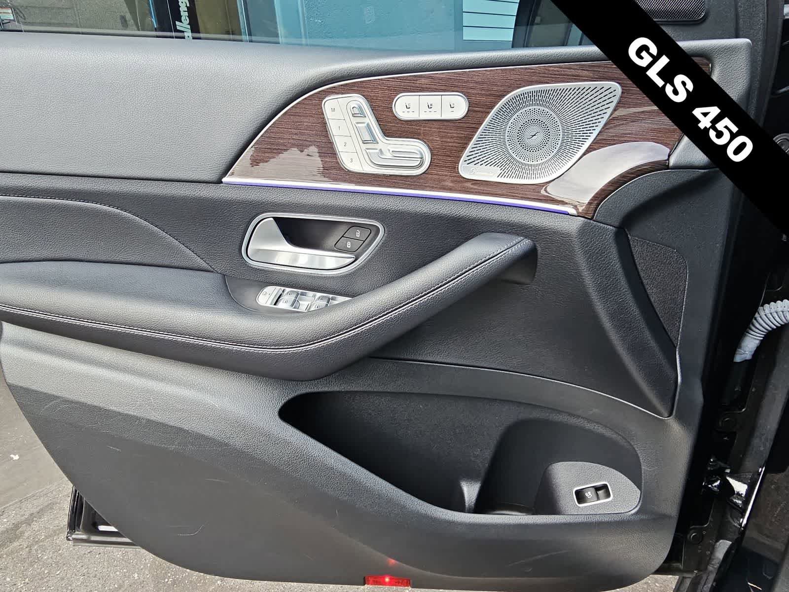Used 2024 Mercedes-Benz GLS 450 4MATIC image 28