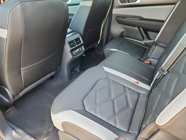New 2026 Volkswagen Atlas Peak Edition AWD/4WD image 8
