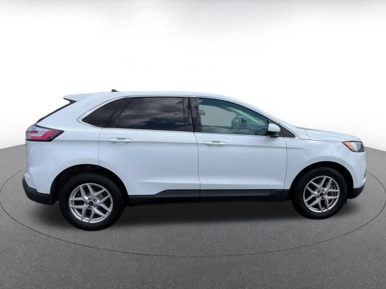 Used 2024 Ford Edge SEL AWD/4WD image 15
