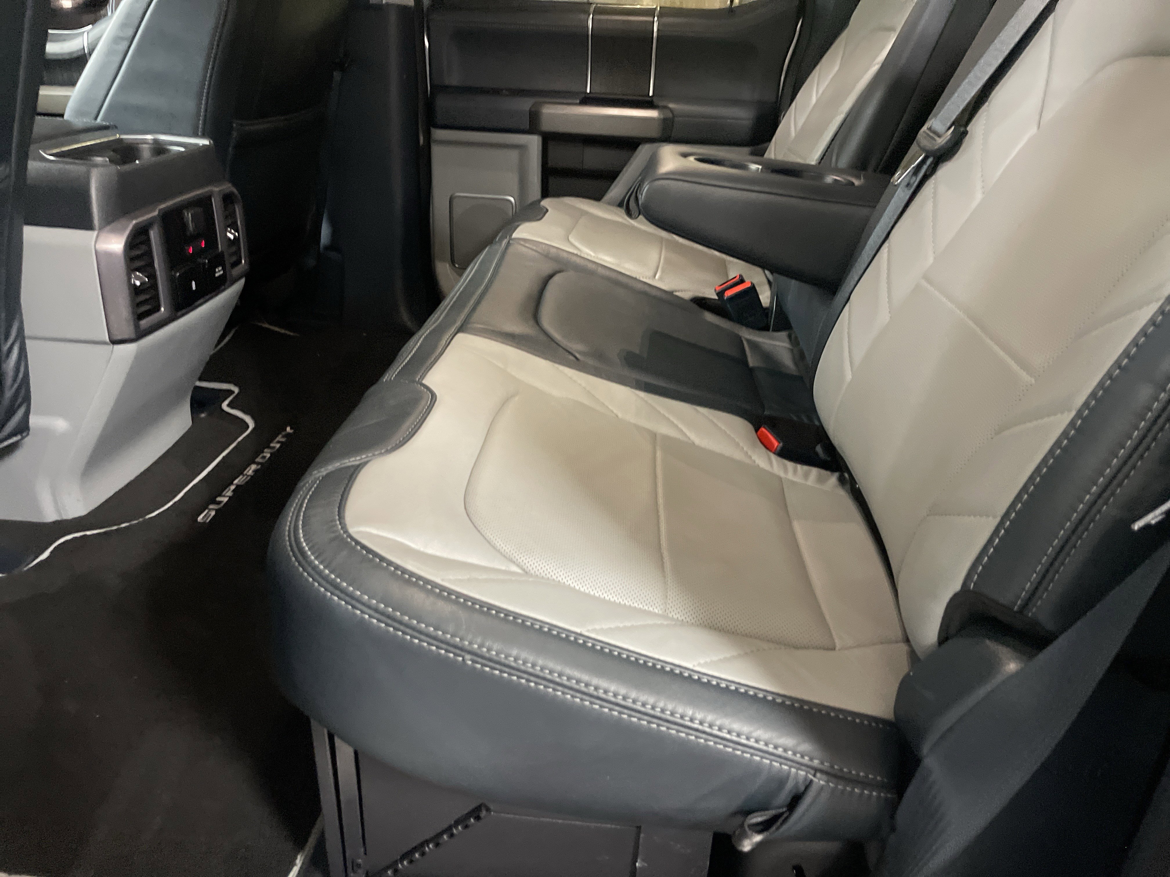 Used 2022 Ford F250 Limited w/ FX4 Off-Road Package image 32