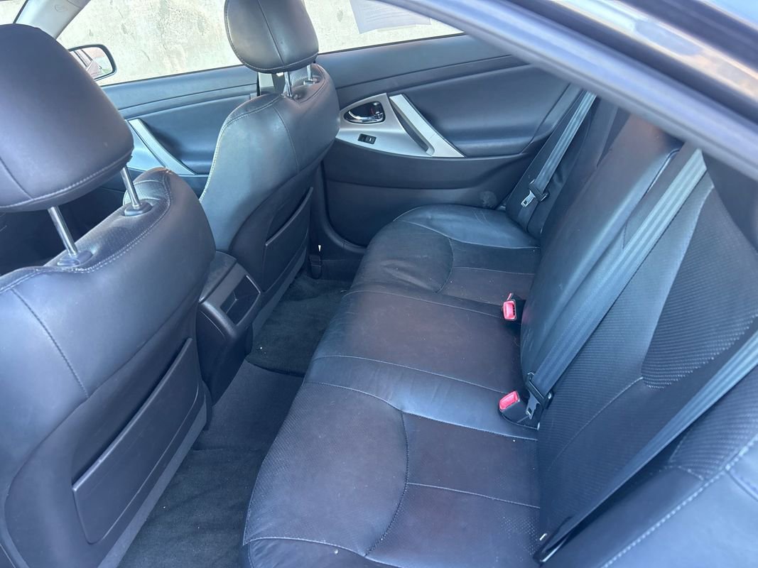 Used 2011 Toyota Camry image 7