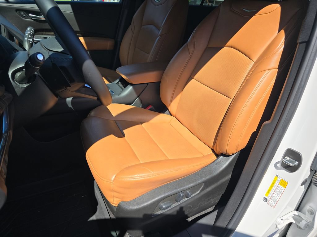 Certified 2022 Cadillac XT4 Premium Luxury w/ Enhanced Visibility Package AWD/4WD image 26