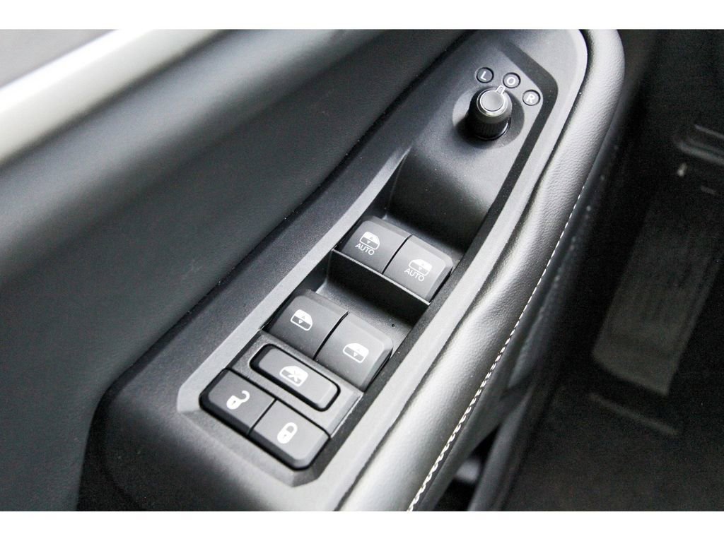 Used 2023 Jeep Grand Cherokee L Limited w/ Black Appearance Package AWD/4WD image 25