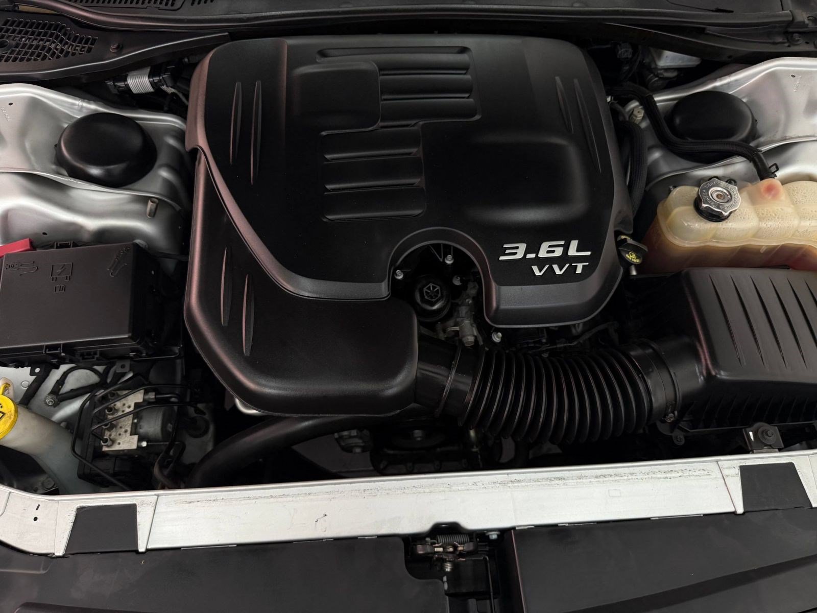 Used 2023 Dodge Challenger SXT RWD image 31