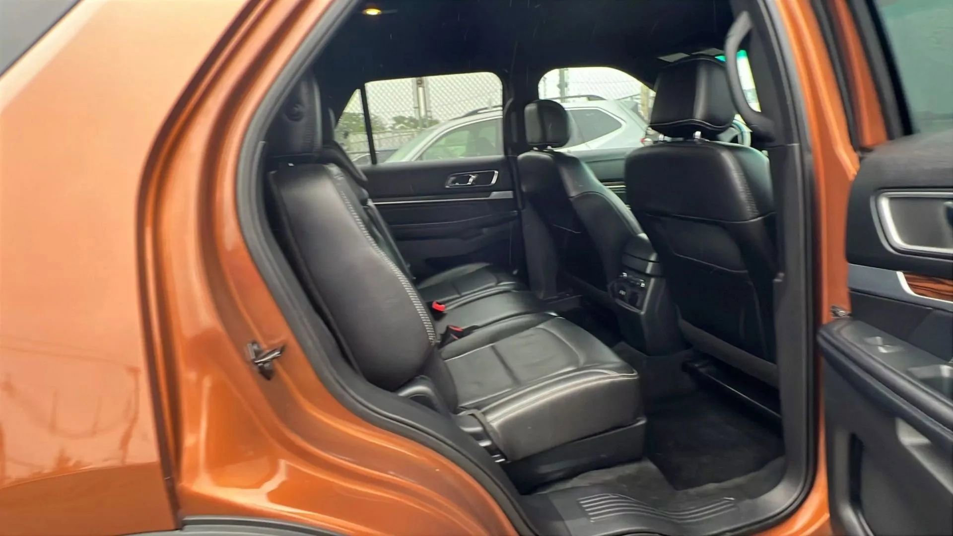 Used 2017 Ford Explorer Limited image 30