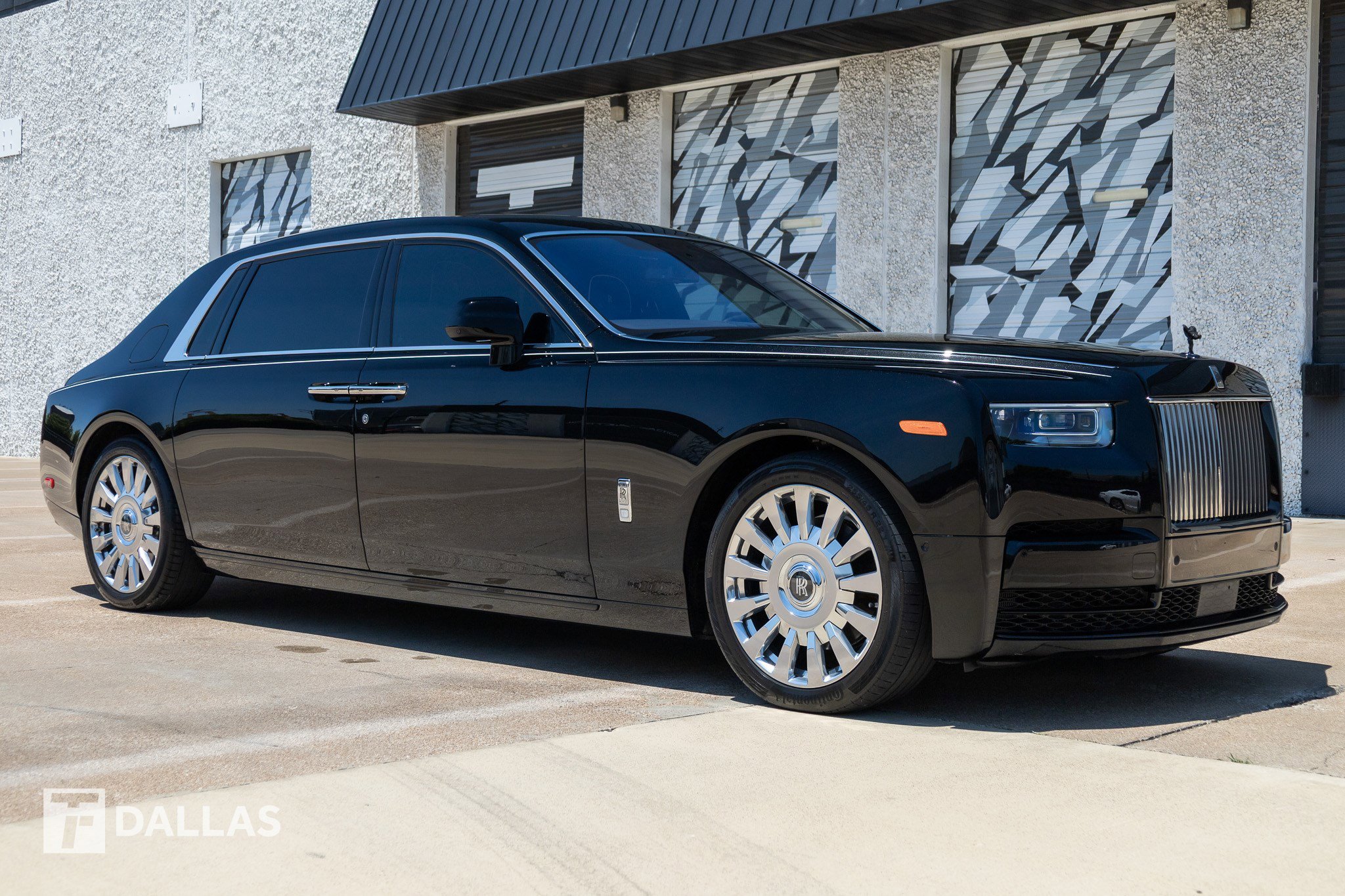Used 2023 Rolls-Royce Phantom Extended Wheelbase RWD image 18