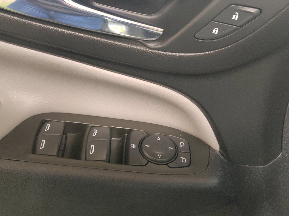 Used 2021 Chevrolet Equinox LS w/ LS Convenience Package FWD image 27