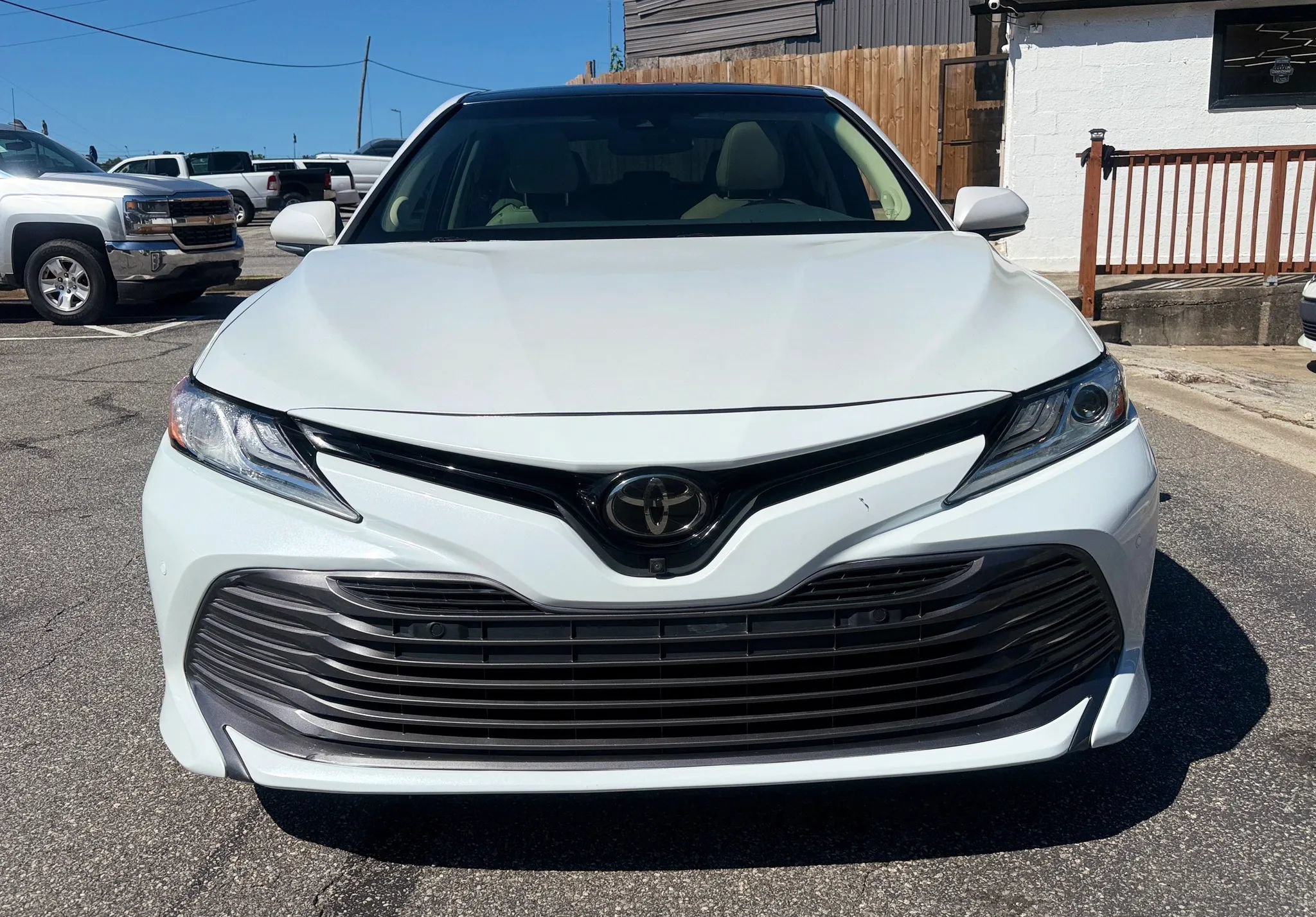 Used 2018 Toyota Camry XLE w/ Driver Assist Package FWD image 3