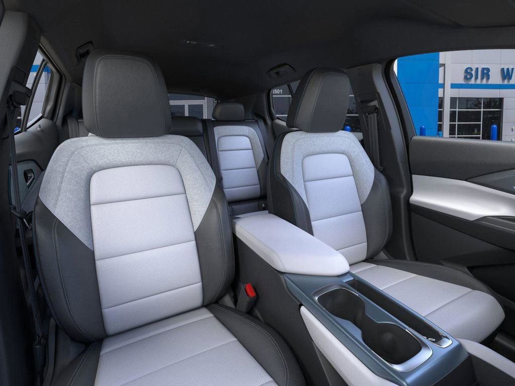 New 2026 Chevrolet Equinox EV LT FWD image 17