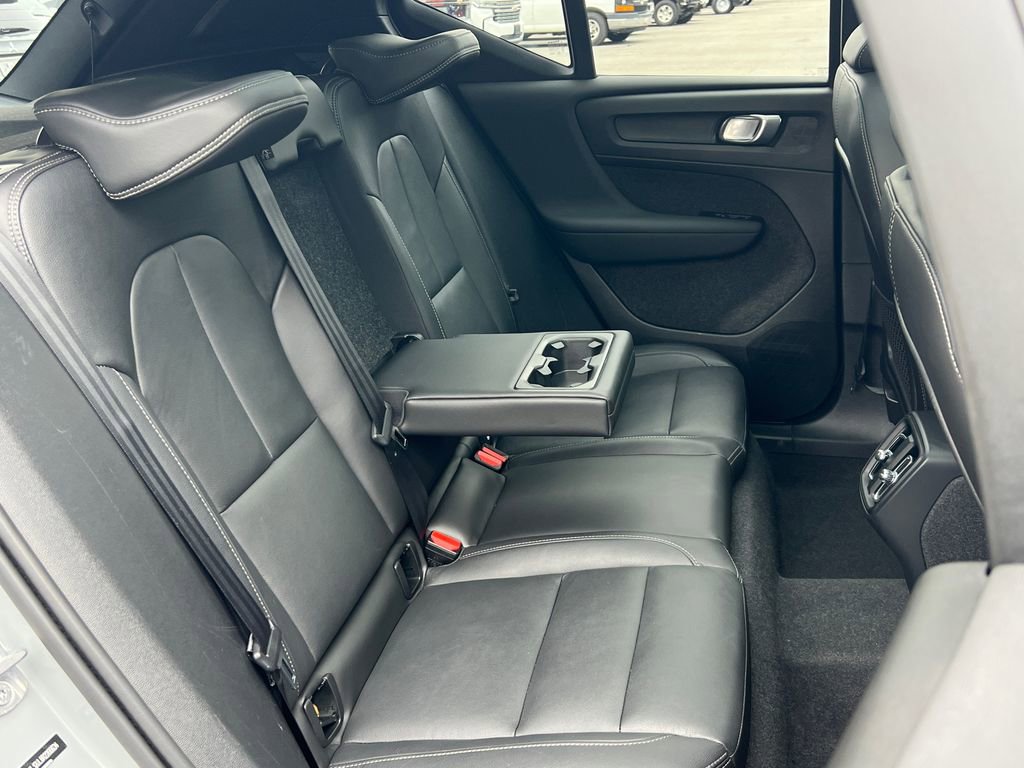 Used 2024 Volvo XC40 B5 Plus w/ Climate Package image 13