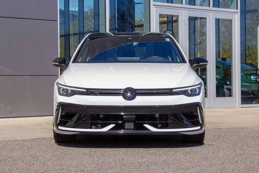 Used 2025 Volkswagen Golf R AWD/4WD image 2