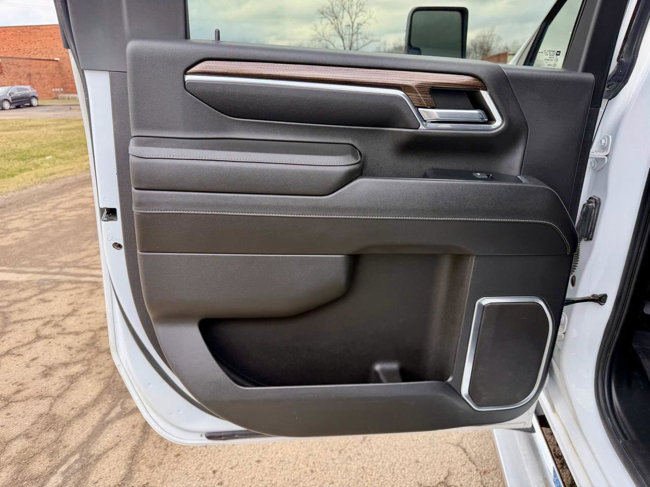 Used 2024 Chevrolet Silverado 2500 LT image 30