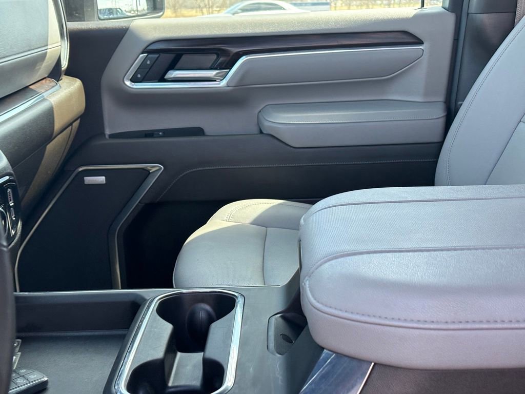 Used 2025 GMC Sierra 2500 SLT AWD/4WD image 11