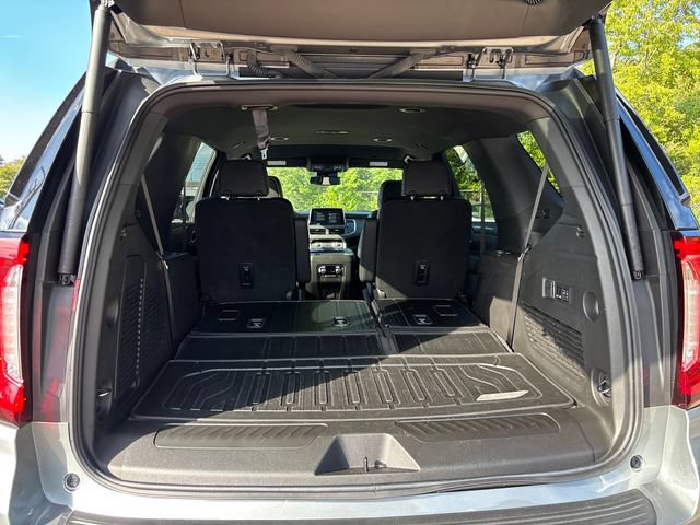 Used 2024 GMC Yukon SLT w/ SLT Luxury Package AWD/4WD image 13