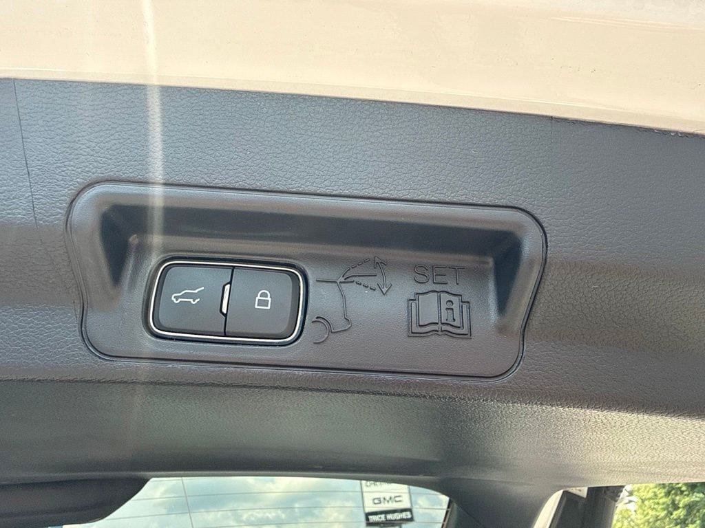 Used 2025 Ford Explorer ST-Line AWD/4WD image 9