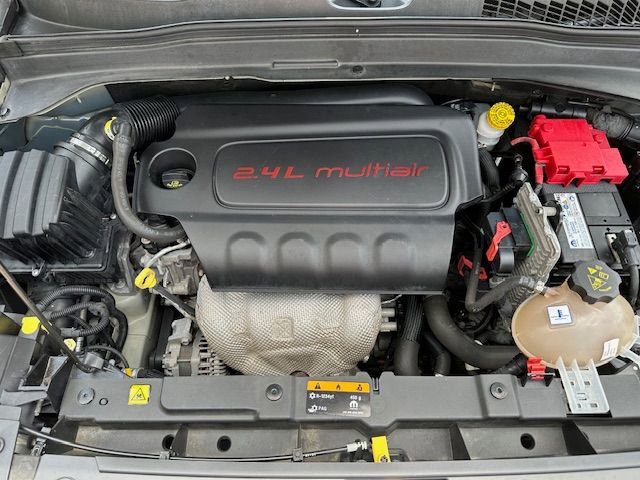 Used 2018 Jeep Renegade Latitude w/ Cold Weather Group image 31