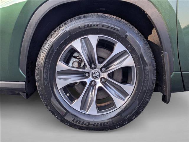 Used 2023 Toyota Highlander XLE image 25