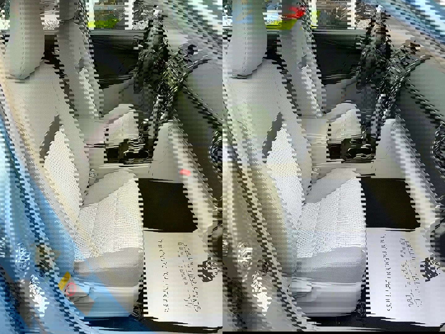 Used 2012 Toyota Camry L image 15