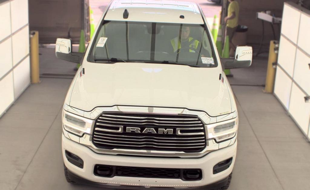 Used 2023 RAM 2500 Laramie AWD/4WD image 2