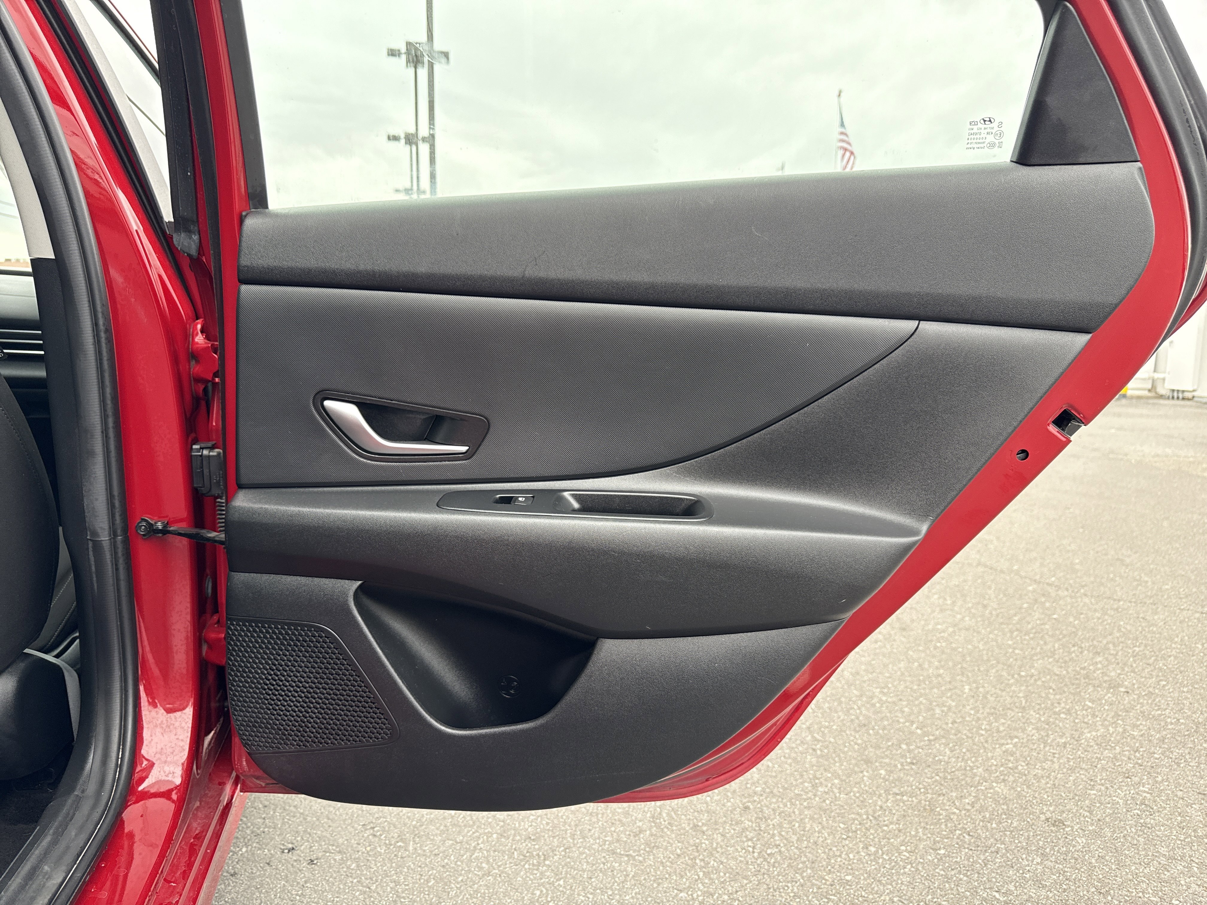 Used 2023 Hyundai Elantra SEL w/ Preferred Accessory Package image 33