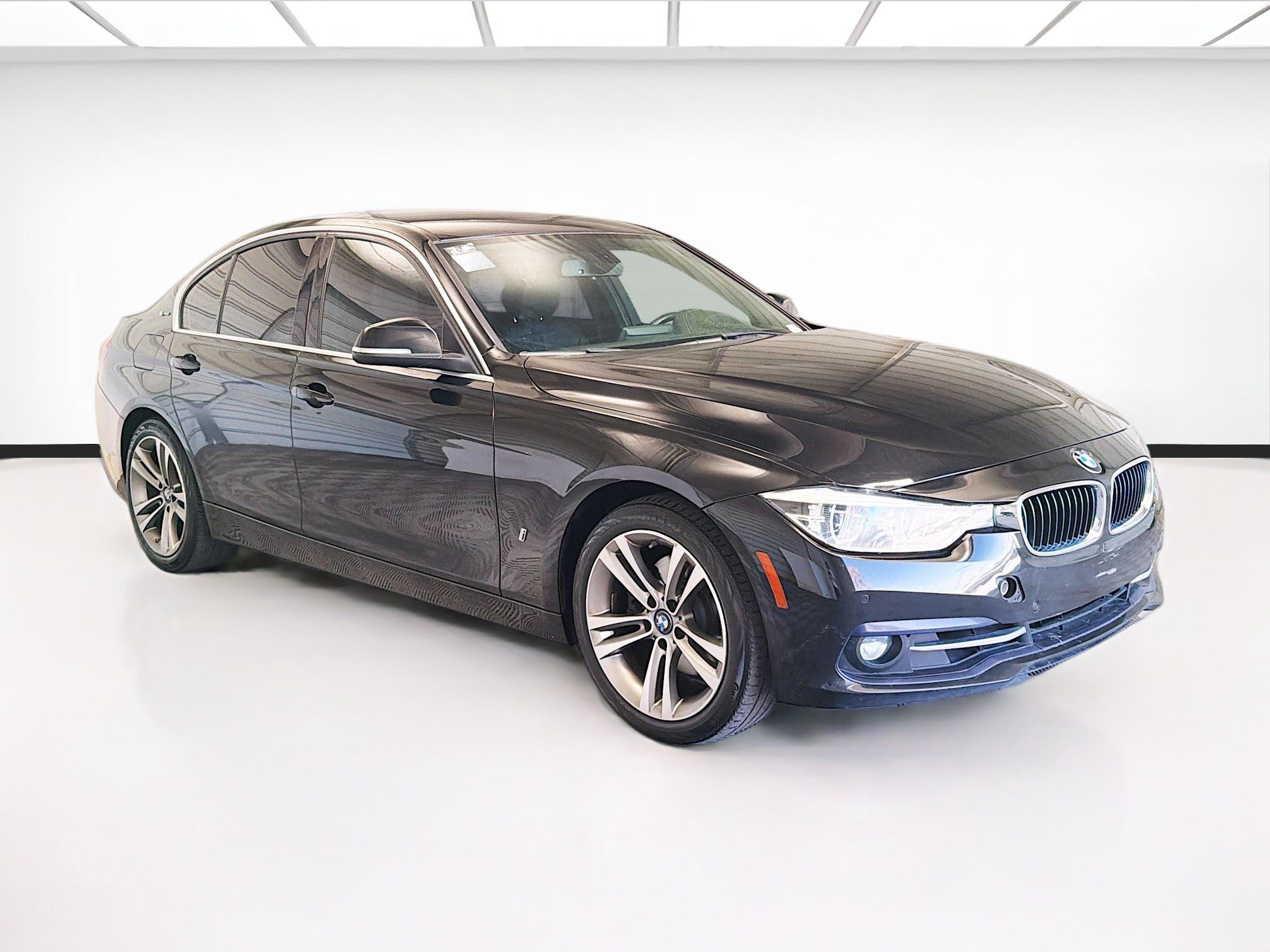 Used 2018 BMW 330e image 3