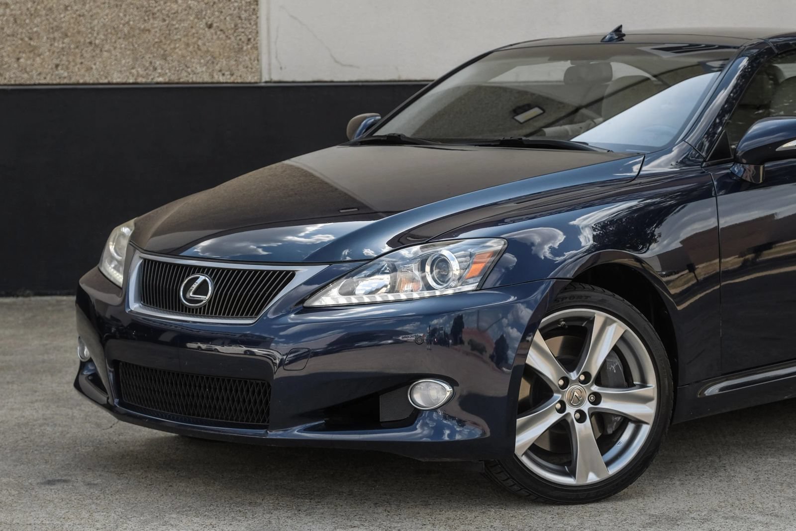 Used 2015 Lexus IS 350C w/ Navigation System Package RWD image 4