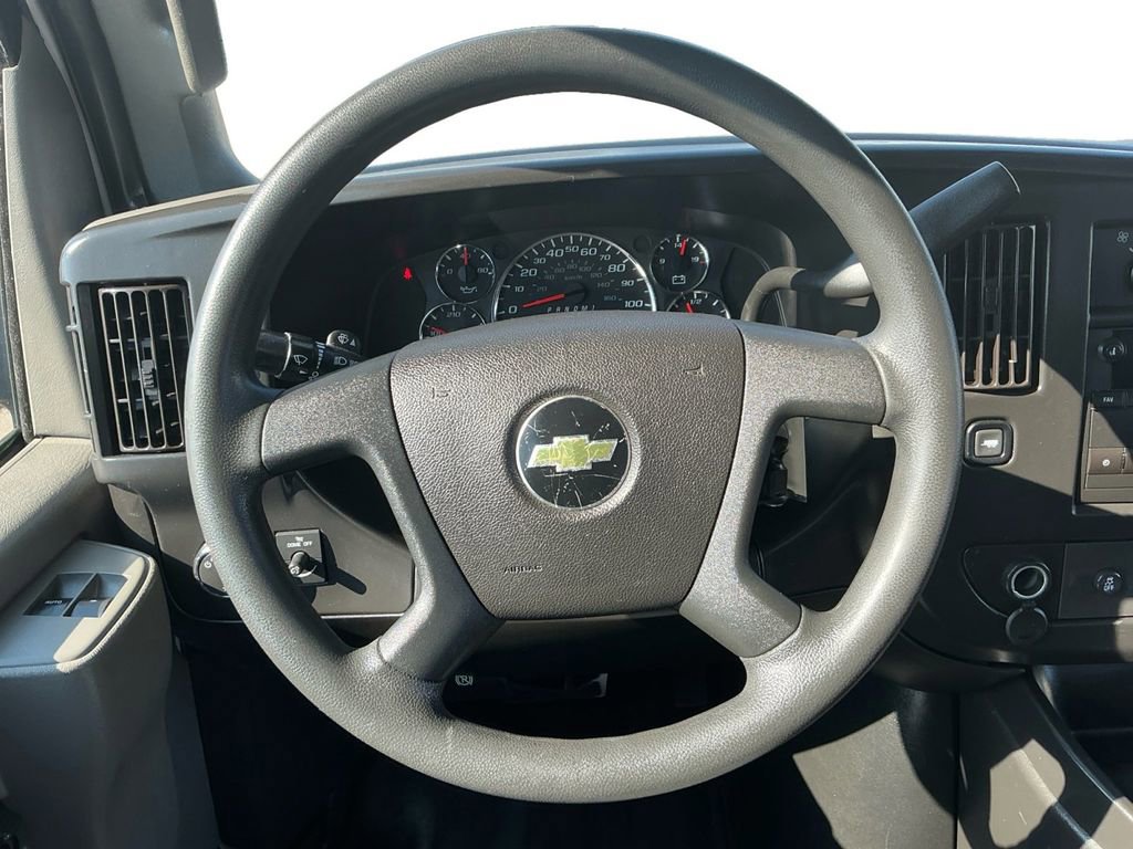 Used 2018 Chevrolet Express 2500 image 18